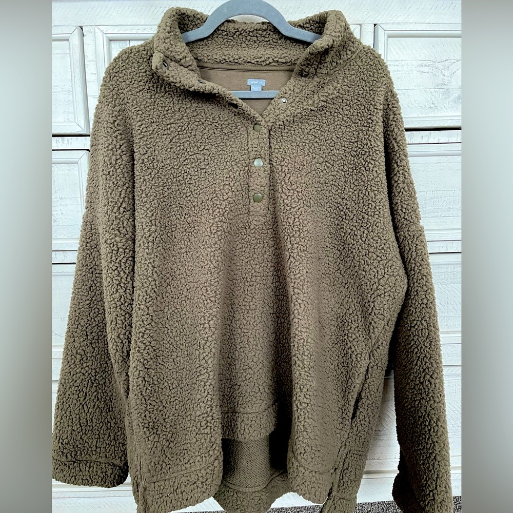 Women’s crew neck